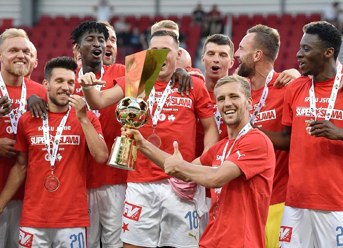 Slavia po výhře 3:0 v Trnavě získala Československý Superpohár
