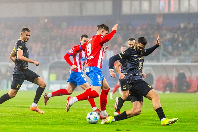 Hattrick Van Burena poslal Hradec do čtvrtfinále MOL Cupu přes Brno
