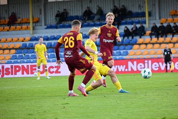 Liberec padl na penalty, Dukle vystřelil postup debutující Kroupa