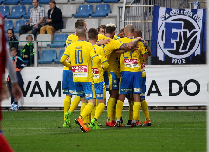 Teplice a Slavia postupují do čtvrtfinále