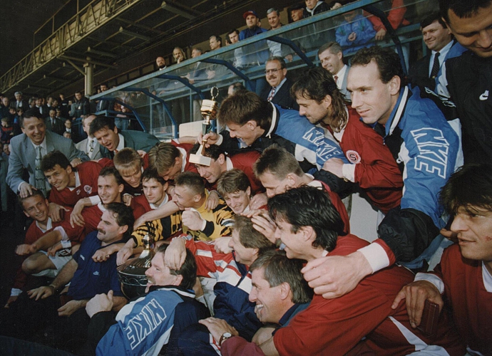 Pohár slaví jubileum IX. - Divoké pohárové začátky